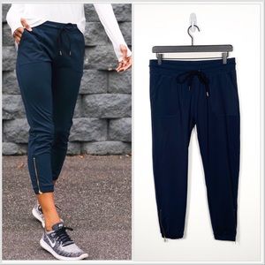 Zyia Active Peak Navy Blue Joggers side ankle zipper Size Small